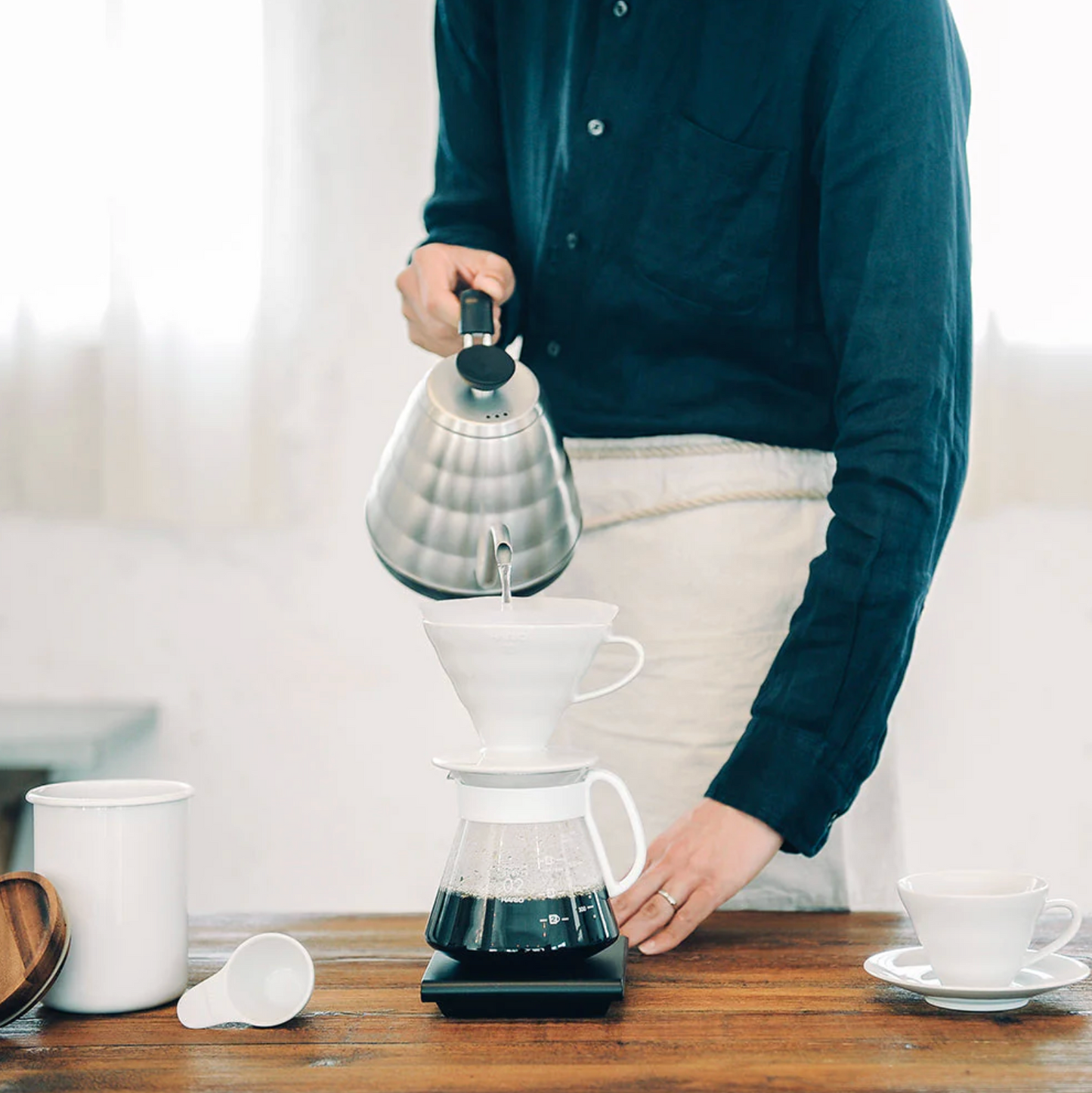 Hario V60 Starter Bundle (Dripper + 40 Filters)